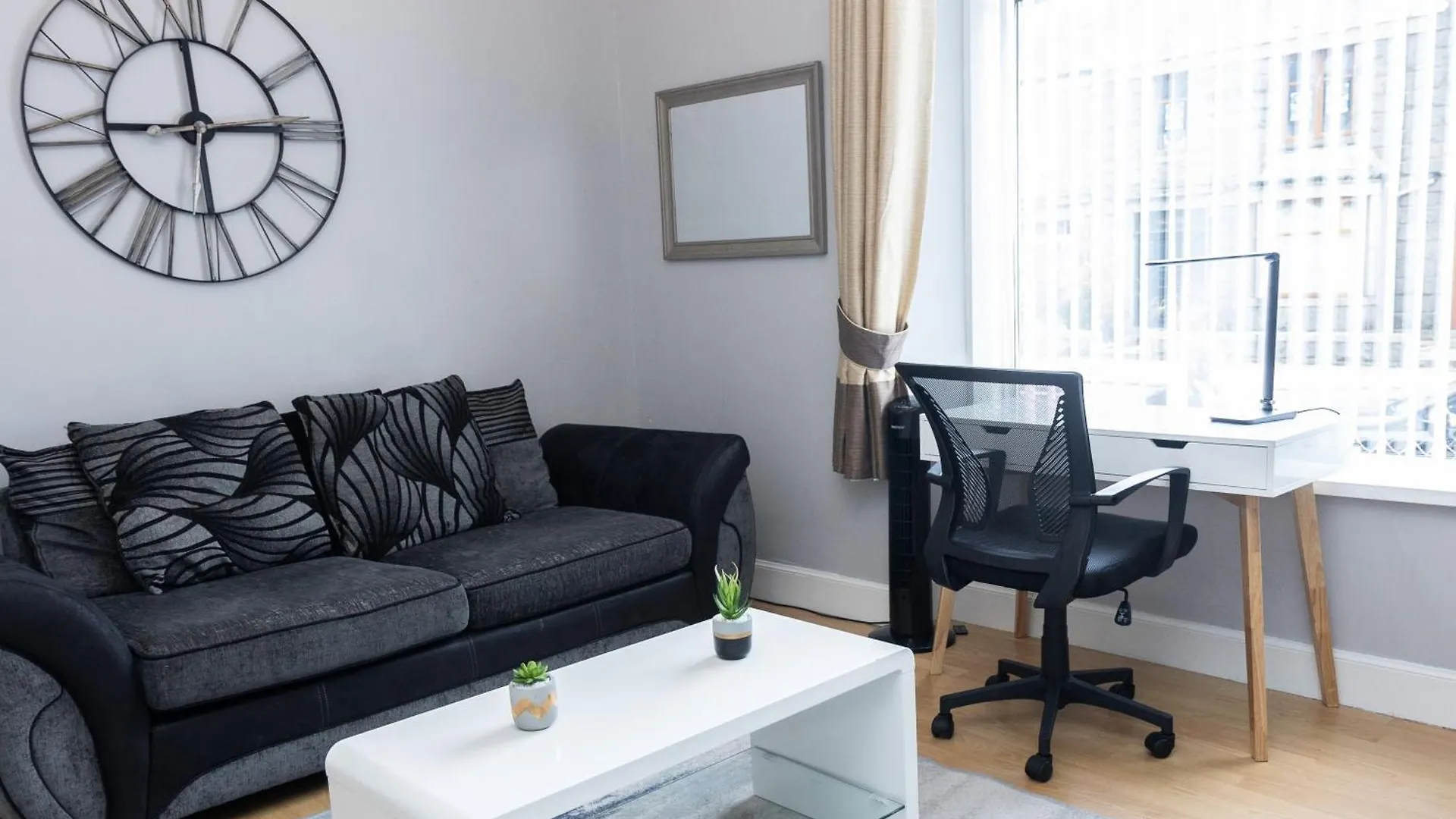 The Summit Apartment Holburn - Lovely 1 Bedroom Абердин