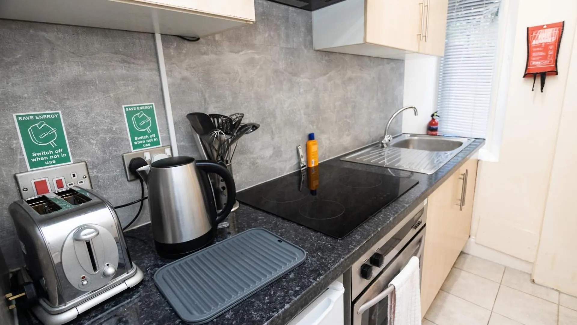The Summit Apartment Holburn - Lovely 1 Bedroom Абердин
