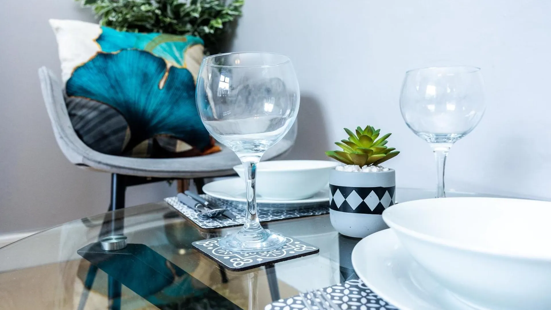 The Summit Apartment Holburn - Lovely 1 Bedroom Абердин